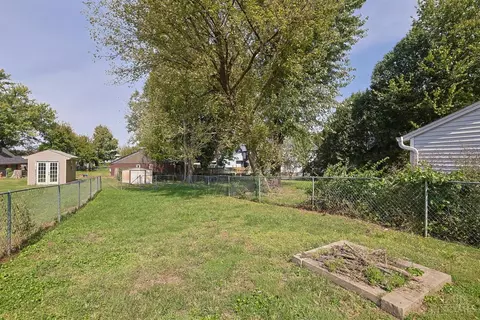 Exterior - 626 Ross Ave, Cincinnati, OH 45217 photo 4 of 7