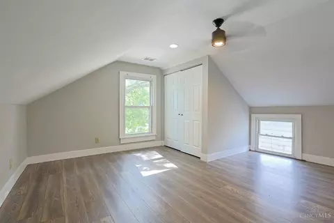 Bedroom - 626 Ross Ave, Cincinnati, OH 45217 photo 1 of 2