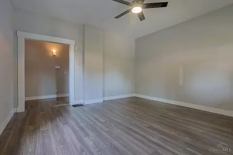 Living - 626 Ross Ave, Cincinnati, OH 45217 photo 2 of 3