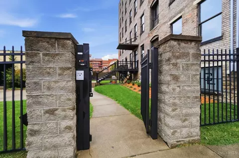 Exterior - 1908 Dunlap St, Cincinnati, OH 45215 photo 1 of 9