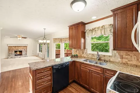 Kitchen - 6421 Copperleaf Ln, Cincinnati, OH 45230 photo 1 of 2