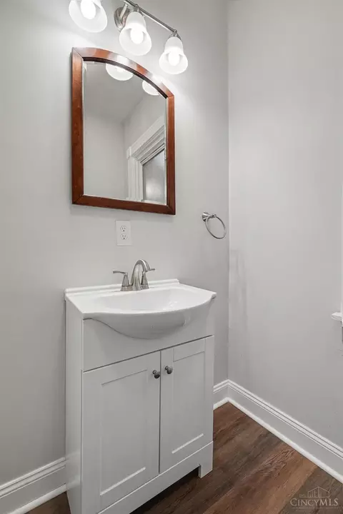 Bath - 3133 Harvard Ave, Cincinnati, OH 45207 photo 2 of 3