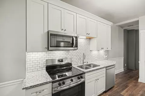 Kitchen - 3133 Harvard Ave, Cincinnati, OH 45207 photo 2 of 2