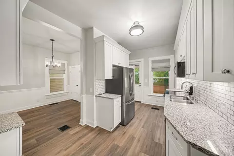 Entry Way - 3133 Harvard Ave, Cincinnati, OH 45207 photo 2 of 2