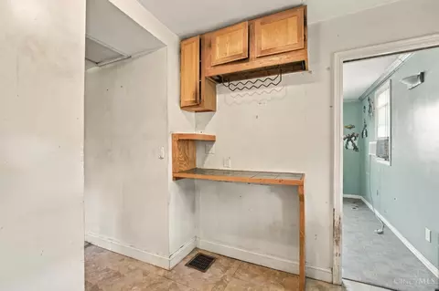 Entry Way - 3992 Simpson Ave, Fairfax, OH 45227 photo 1 of 1