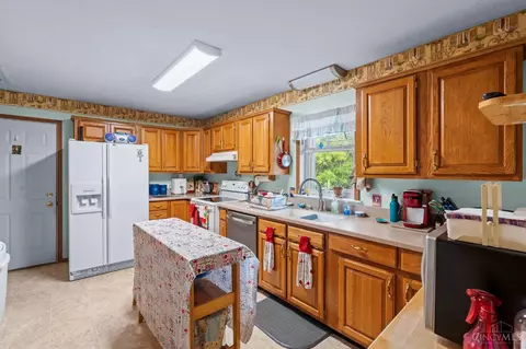 Kitchen - 1499 Cuba Rd, Wilmington, OH 45177 photo 1 of 2