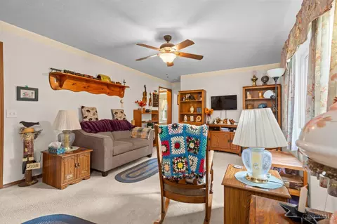 Living - 1499 Cuba Rd, Wilmington, OH 45177 photo 1 of 2