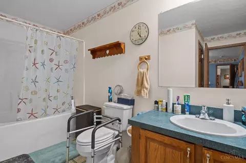 Bath - 1499 Cuba Rd, Wilmington, OH 45177 photo 2 of 2