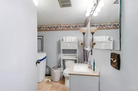 Bath - 575 Reeder Rd, Blanchester, OH 45107 photo 2 of 3