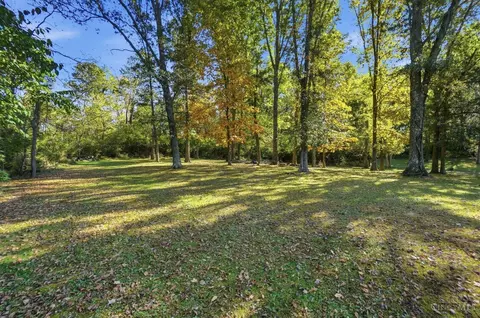Exterior - 575 Reeder Rd, Blanchester, OH 45107 photo 11 of 17