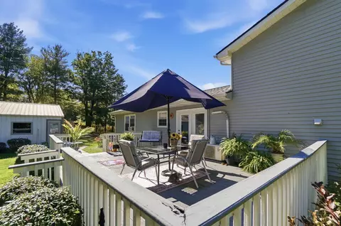 Exterior - 575 Reeder Rd, Blanchester, OH 45107 photo 7 of 17