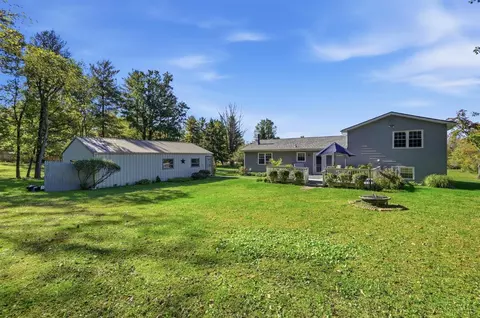 Exterior - 575 Reeder Rd, Blanchester, OH 45107 photo 5 of 17