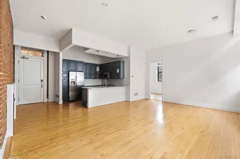 Living - 1125 St Gregory St, Cincinnati, OH 45202 photo 6 of 6