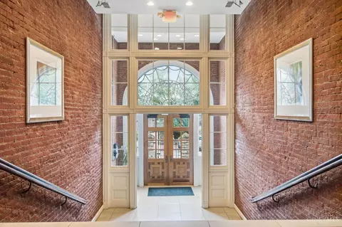 Entry Way - 1125 St Gregory St, Cincinnati, OH 45202 photo 3 of 5