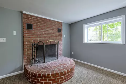 Living - 3304 Wagner Rd, Cincinnati, OH 45245 photo 11 of 11