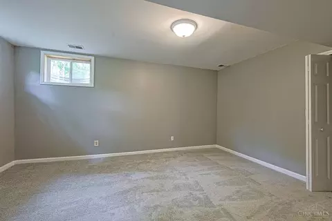 Bedroom - 3304 Wagner Rd, Cincinnati, OH 45245 photo 7 of 8