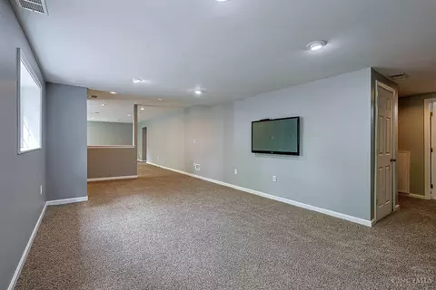 Living - 3304 Wagner Rd, Cincinnati, OH 45245 photo 9 of 11