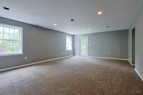 Living - 3304 Wagner Rd, Cincinnati, OH 45245 photo 6 of 11