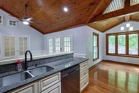Kitchen - 3304 Wagner Rd, Cincinnati, OH 45245 photo 5 of 5