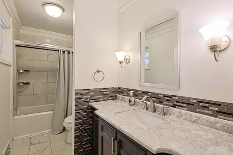 Bath - 3304 Wagner Rd, Cincinnati, OH 45245 photo 1 of 3