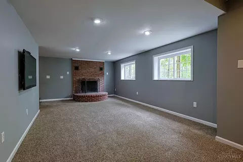 Living - 3304 Wagner Rd, Cincinnati, OH 45245 photo 10 of 11