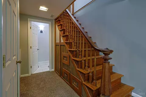 Entry Way - 3304 Wagner Rd, Cincinnati, OH 45245 photo 3 of 3