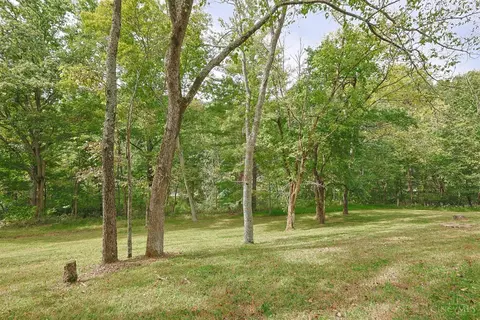 Exterior - 3304 Wagner Rd, Cincinnati, OH 45245 photo 9 of 16