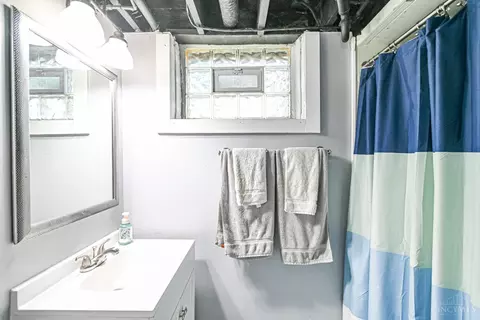 Bath - 7825 Plainfield Rd, Deer Park, OH 45236 photo 3 of 3