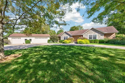 4928 Long Farm Ln, Trenton, OH 45067
