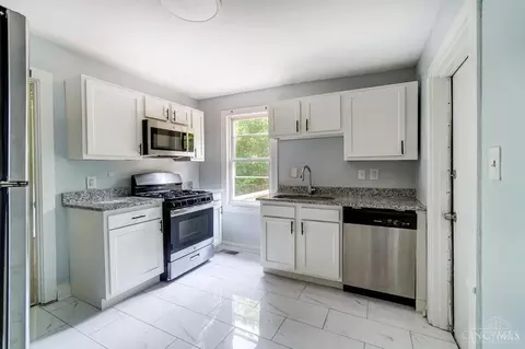 Kitchen - 5128 Blaesi St, Cincinnati, OH 45227 photo 2 of 2