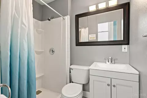 Bath - 6026 Hamilton Ave, Cincinnati, OH 45224 photo 1 of 2