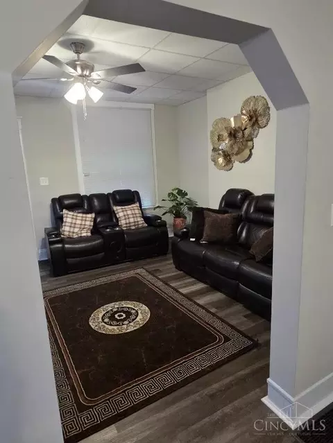 Living - 1222 Sunset Ave, Cincinnati, OH 45205 photo 2 of 2