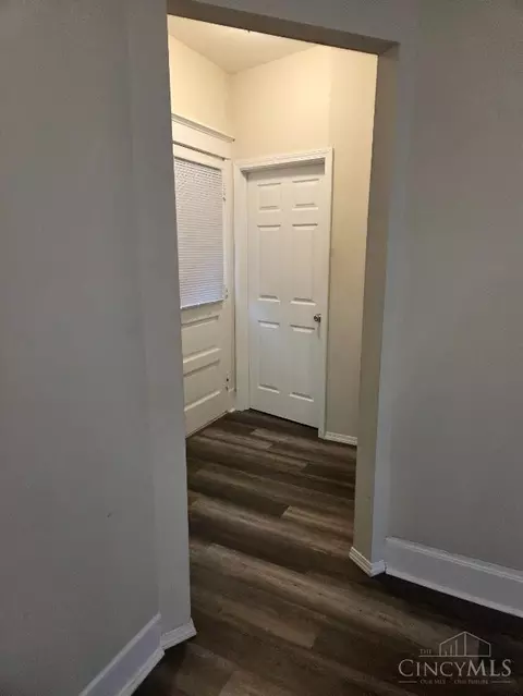 Entry Way - 1222 Sunset Ave, Cincinnati, OH 45205 photo 1 of 1