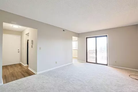 Living - 3920 Mack Rd, Fairfield, OH 45014 photo 2 of 4