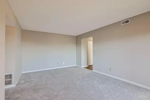 Living - 3920 Mack Rd, Fairfield, OH 45014 photo 3 of 4