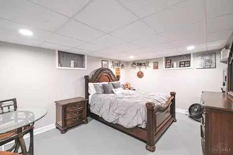 Bedroom - 3522 Eyrich Rd, Cincinnati, OH 45248 photo 4 of 5