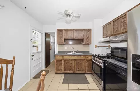 Kitchen - 4625 Eddy Dr, Cincinnati, OH 45244 photo 1 of 2