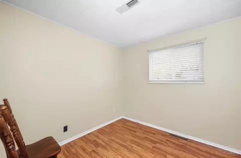 Bedroom - 4625 Eddy Dr, Cincinnati, OH 45244 photo 1 of 7