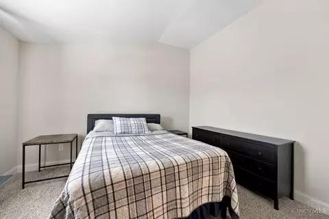 Bedroom - 969 Crestpoint Ct, Cincinnati, OH 45245 photo 4 of 4