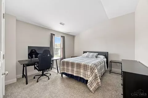 Bedroom - 969 Crestpoint Ct, Cincinnati, OH 45245 photo 3 of 4