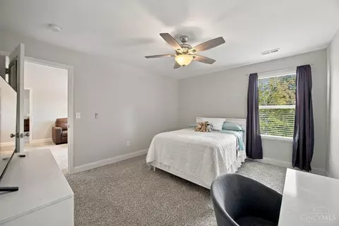 Bedroom - 969 Crestpoint Ct, Cincinnati, OH 45245 photo 2 of 4