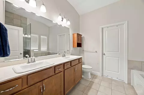 Bath - 969 Crestpoint Ct, Cincinnati, OH 45245 photo 2 of 5