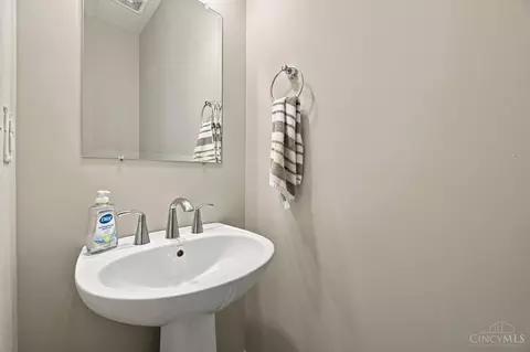 Bath - 969 Crestpoint Ct, Cincinnati, OH 45245 photo 1 of 5