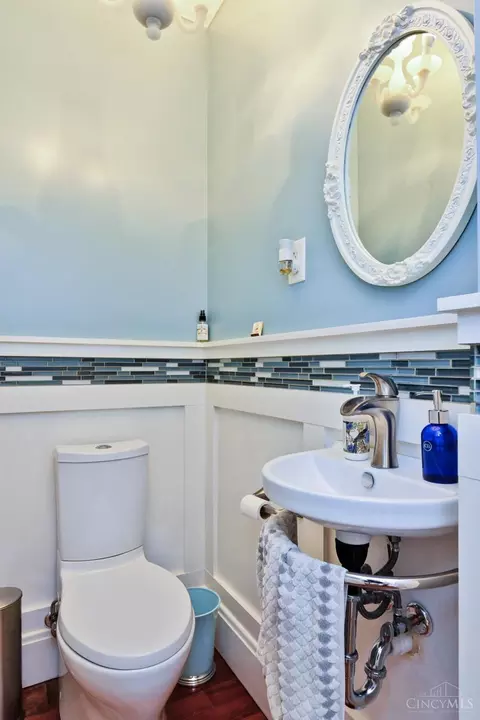 Bath - 3147 Willis Ave, Cincinnati, OH 45208 photo 1 of 3