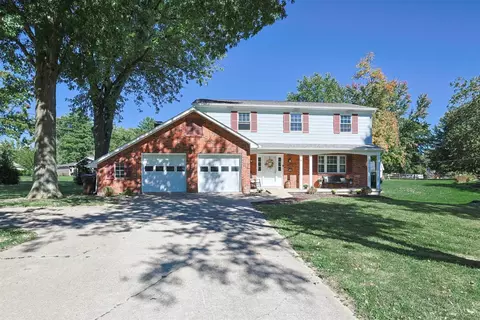 5586 Day Dr, Milford, OH 45150