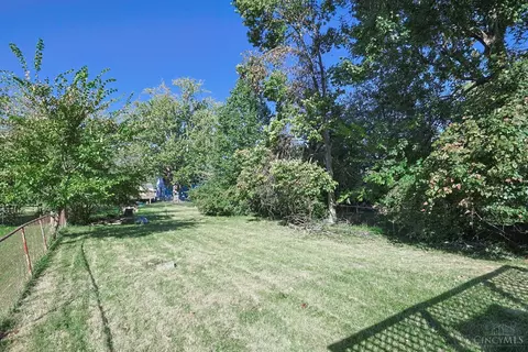 Exterior - 6431 Stover Ave, Golf Manor, OH 45237 photo 7 of 10