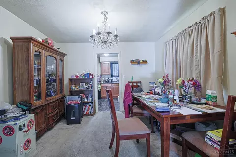 Dining - 6431 Stover Ave, Golf Manor, OH 45237 photo 1 of 2