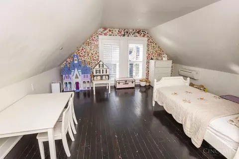 Bedroom - 2518 May St, Cincinnati, OH 45206 photo 6 of 7