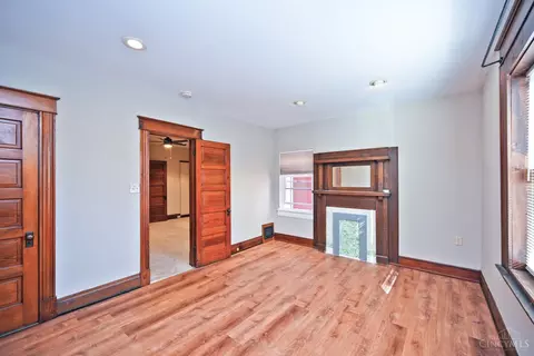 Living - 434 Ada St, Cincinnati, OH 45219 photo 6 of 7