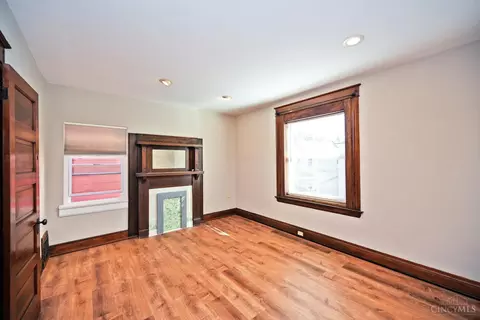Bedroom - 434 Ada St, Cincinnati, OH 45219 photo 4 of 6
